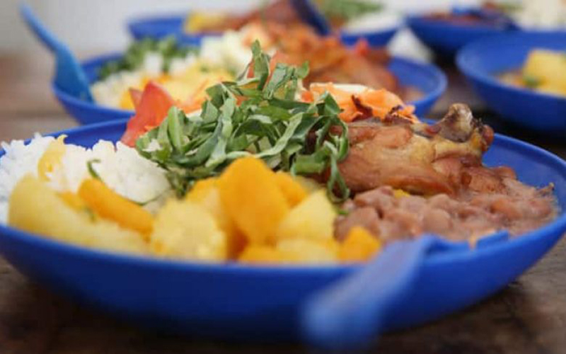 Almoço das férias nas escolas estaduais; famílias têm até quarta (03/07) para manifestar interesse