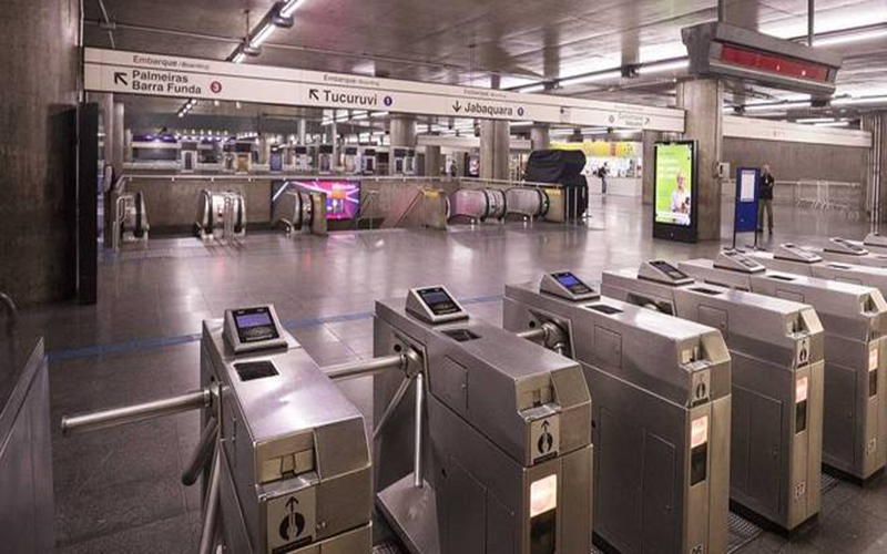 Justiça de SP proíbe Metrô de mudar nome de estação Paulo Freire para Fernão Dias