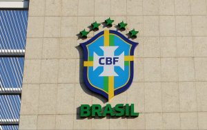 Ministro dos esportes quer suspensão temporária dos jogos no Brasil