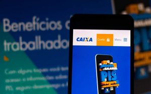 Consulta ao abono salarial está disponível. Confira se tem direito