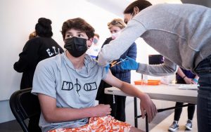 Adolescentes com comorbidades do Alto Tietê terão prioridade na vacinação contra a Covid-19, diz secretário