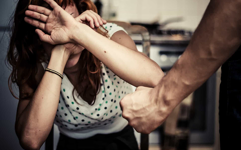 Itaquá aprova lei que barra contratação de condenados por violência doméstica