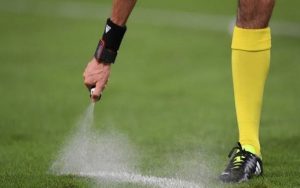 Brasileiro inventor do spray vence a Fifa na Justiça e deve ganhar indenização milionária