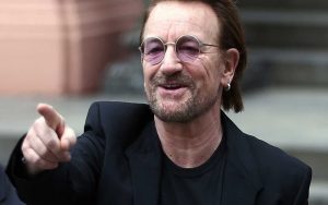 Bono, do U2, revela que tem vergonha da própria voz