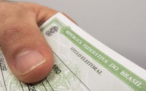 Cerca de 5 milhões de brasileiros podem ter título de eleitor cancelado