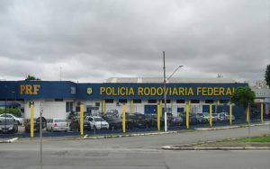 PRF proíbe circulação de veículos pesados em rodovias federais durante feriados