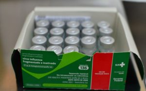 Vacina trivalente da gripe do Butantan protege contra vírus influenza circulantes neste inverno