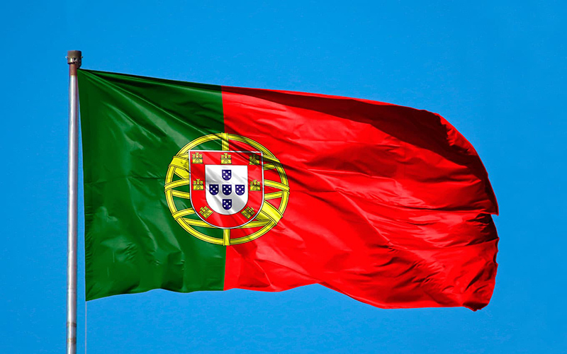 Presidente de Portugal sanciona lei que beneficia milhares de brasileiros