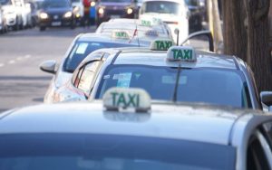 Proposta dispensa comprovante de escolaridade para taxista