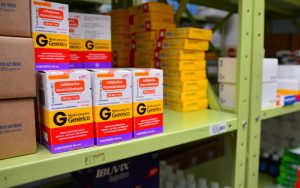 Atendimento na farmácia do CSII cresce quase 44% após ampliação de horário em Suzano
