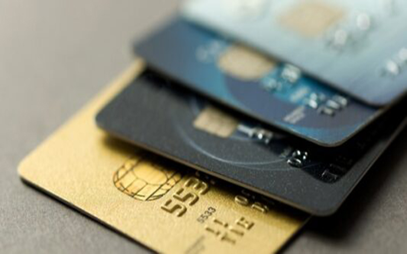 Juros do rotativo do cartão de crédito já ultrapassam os 1.000% ao ano