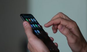 Projeto obriga operadoras a fornecerem à polícia dados sobre celulares irregulares habilitados