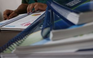 Justiça anula decisão que retirou SP do programa nacional de livros didáticos
