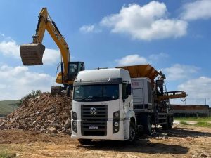 Usina móvel da reciclagem de resíduos da construção civil inicia operação no Alto Tietê