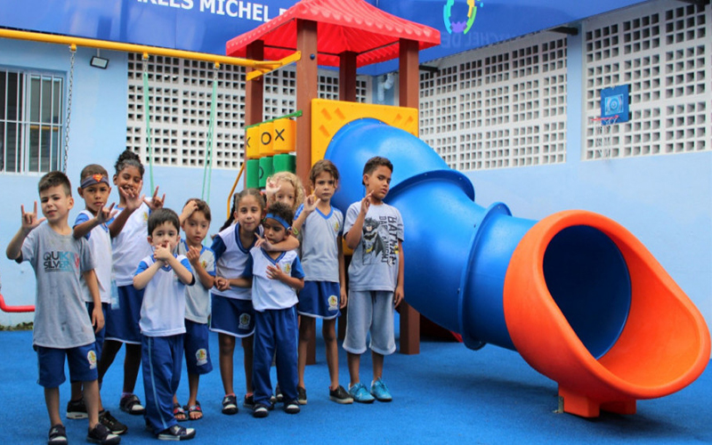 Itaquá instala novos playgrounds em escolas