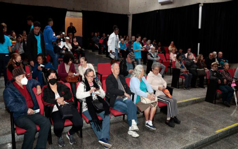 ‘Boa Visão’ em Suzano abre nova oportunidade de cadastros para idosos no Cineteatro
