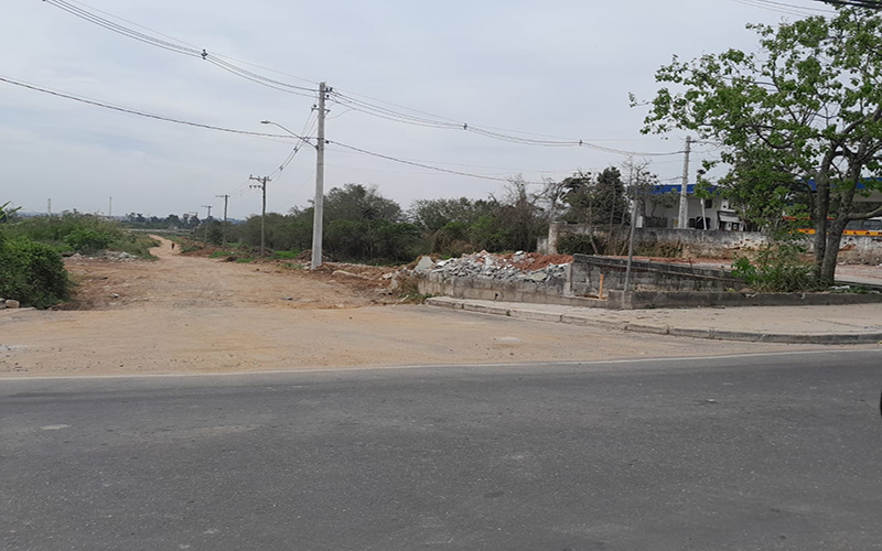 Imóveis são demolidos para construção de rotatória em Suzano