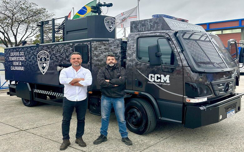 Prefeitura de Itaquaquecetuba apresenta “caminhão tempestade” para combater pancadões