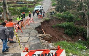 Chuva forte e vento causam estragos em três cidades da região