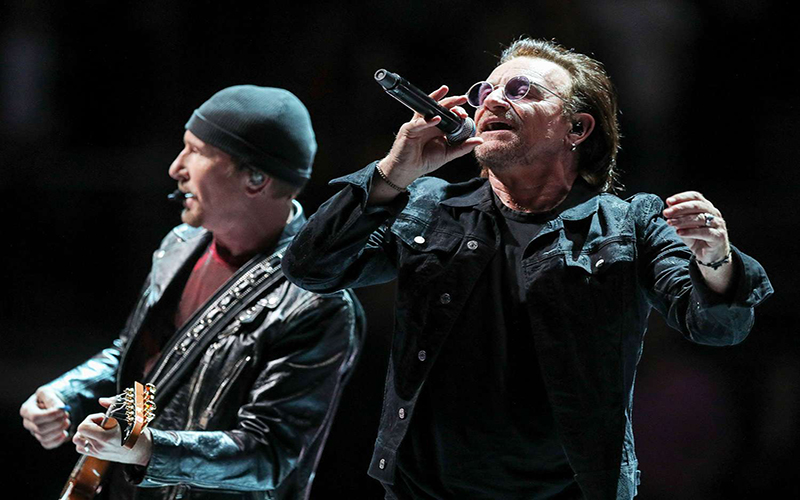 U2 dedica um de seus clássicos às vítimas de festival de música em Israel