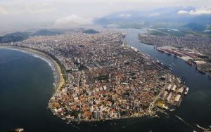 Baixada Santista investiga causa de coceira em moradores e turistas