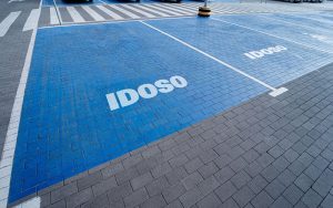 Credencial de estacionamento para idoso e PCD ganha versão digital