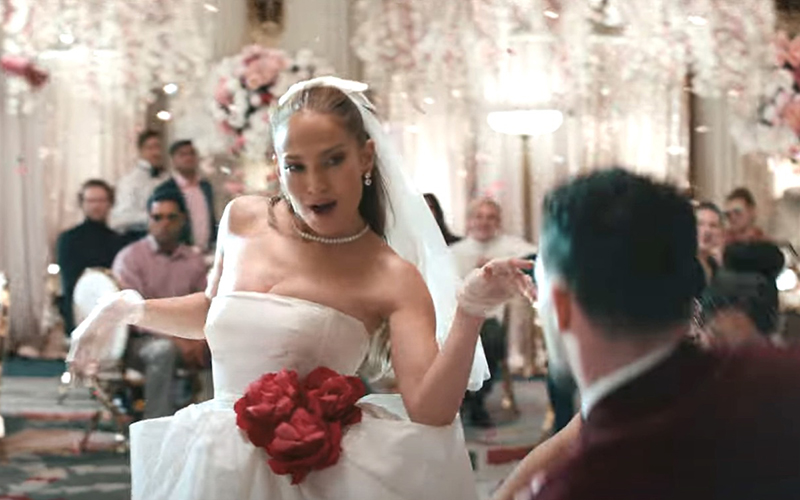 Jennifer Lopez esbanja dança em casamento no clipe de seu novo single