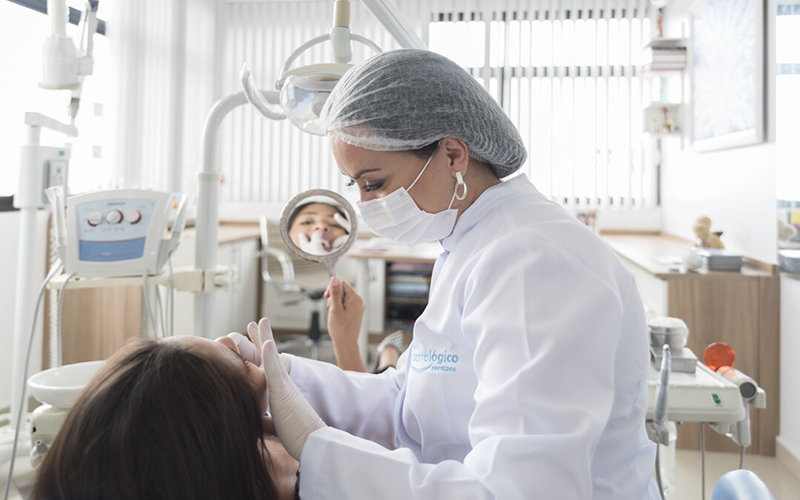 Estudo elenca melhor música para espera no consultório do dentista