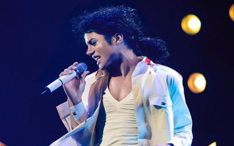 Sobrinho de Michael Jackson aparece caracterizado em primeira imagem de cinebiografia do cantor