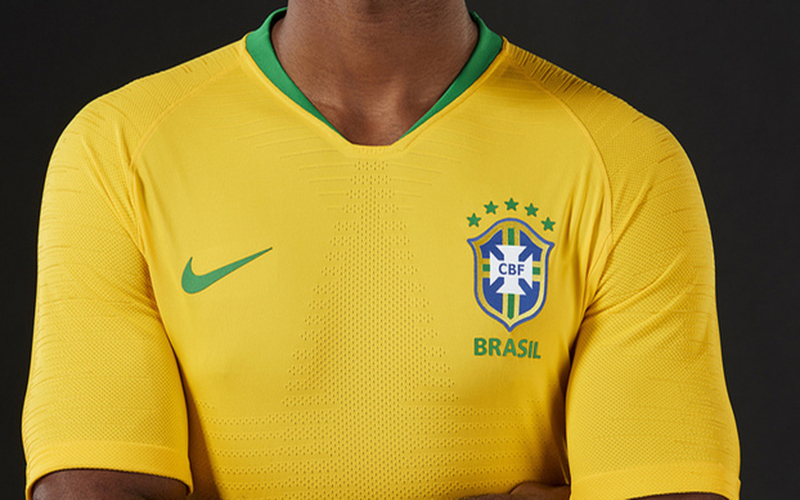CBF se manifesta sobre possível camisa vermelha da Seleção