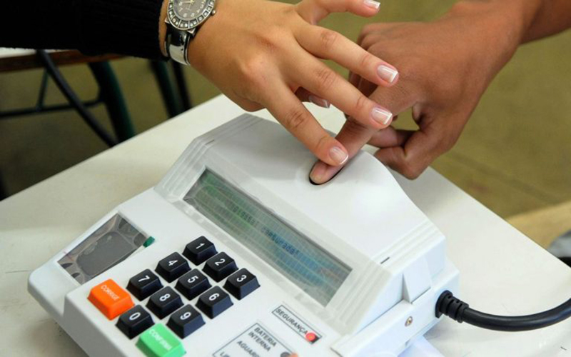 TSE tenta atrair eleitor para fazer biometria: ‘democracia e digitais’
