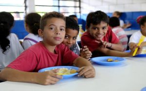 Escolas estaduais de SP abrirão no recesso de julho para o projeto ‘almoço nas férias’