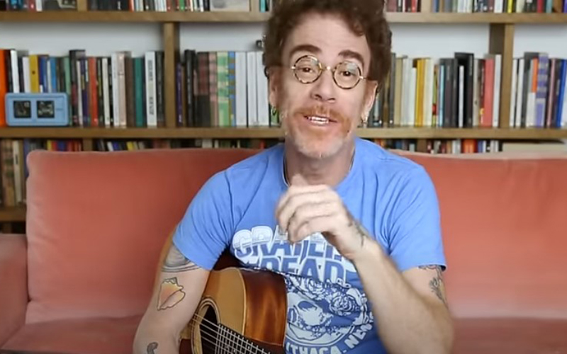 Nando Reis anuncia álbum triplo com membros do Nirvana, Pearl Jam, Guns N’ Roses e R.E.M