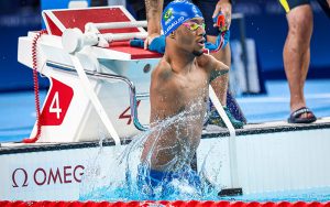 Gabrielzinho conquista primeiro ouro para o Brasil nas Paralimpíadas