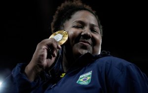 Beatriz Souza conquista primeiro ouro do Brasil em Paris 2024