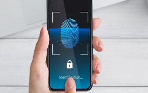 Ministério da Justiça pede para Google e Apple adicionarem senha biométrica em e-mails