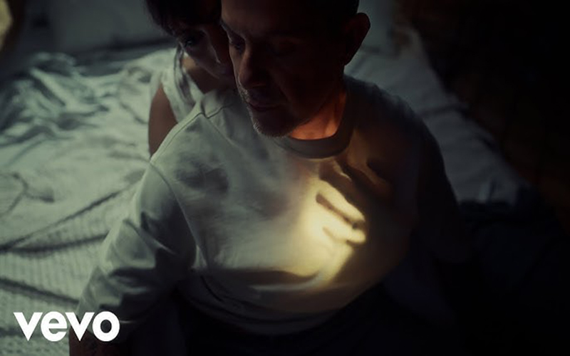 Alejandro Sanz lança “Palmeras En El Jardín”