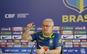 CBF discute substituto de Dorival nos bastidores da Seleção Brasileira
