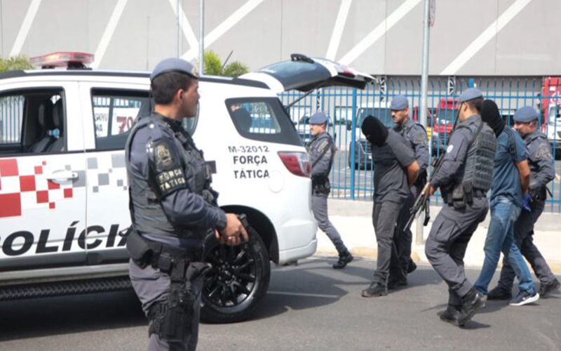 Secretário de Segurança de Suzano acompanha simulado da PM sobre roubo a carro-forte