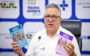 Governo pretende vacinar 28 milhões de estudantes nas escolas em abril