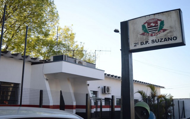 Suspeito de roubo é preso após motorista travar portas de ônibus em Suzano